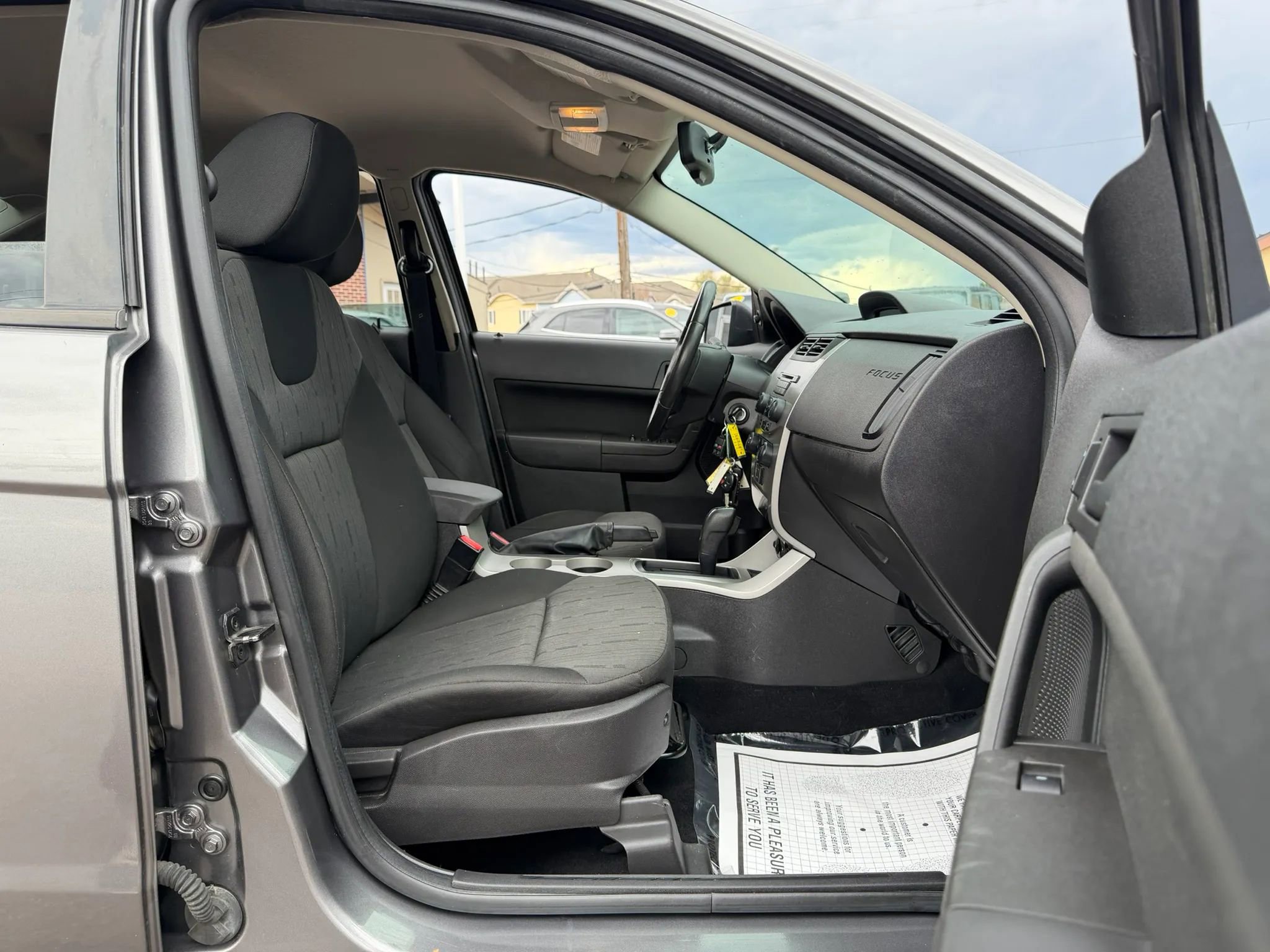 Used 2009 Ford Focus SE image 17