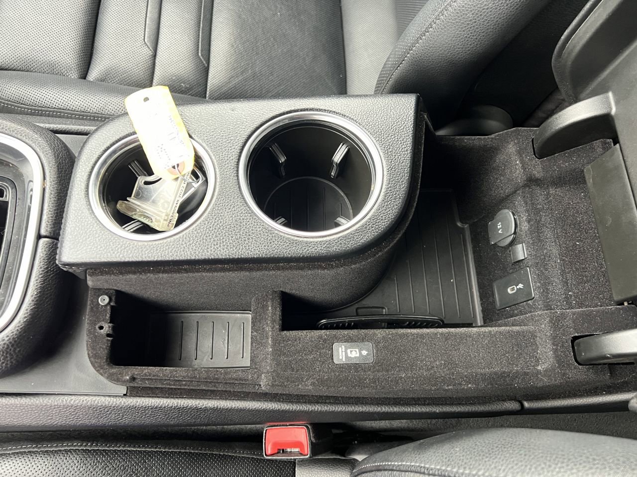 Used 2022 Porsche Panamera Platinum Edition image 16