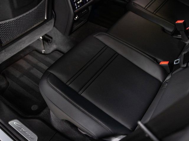 Certified 2025 Porsche Cayenne Coupe image 31