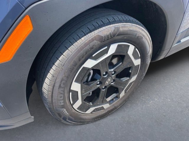 Used 2025 Hyundai Santa Fe SEL FWD image 2