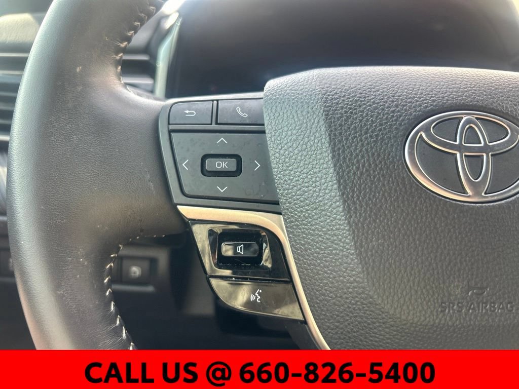 Used 2025 Toyota Camry SE FWD image 18