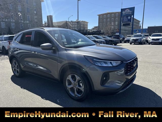 Used 2025 Ford Escape ST-Line Select image 2