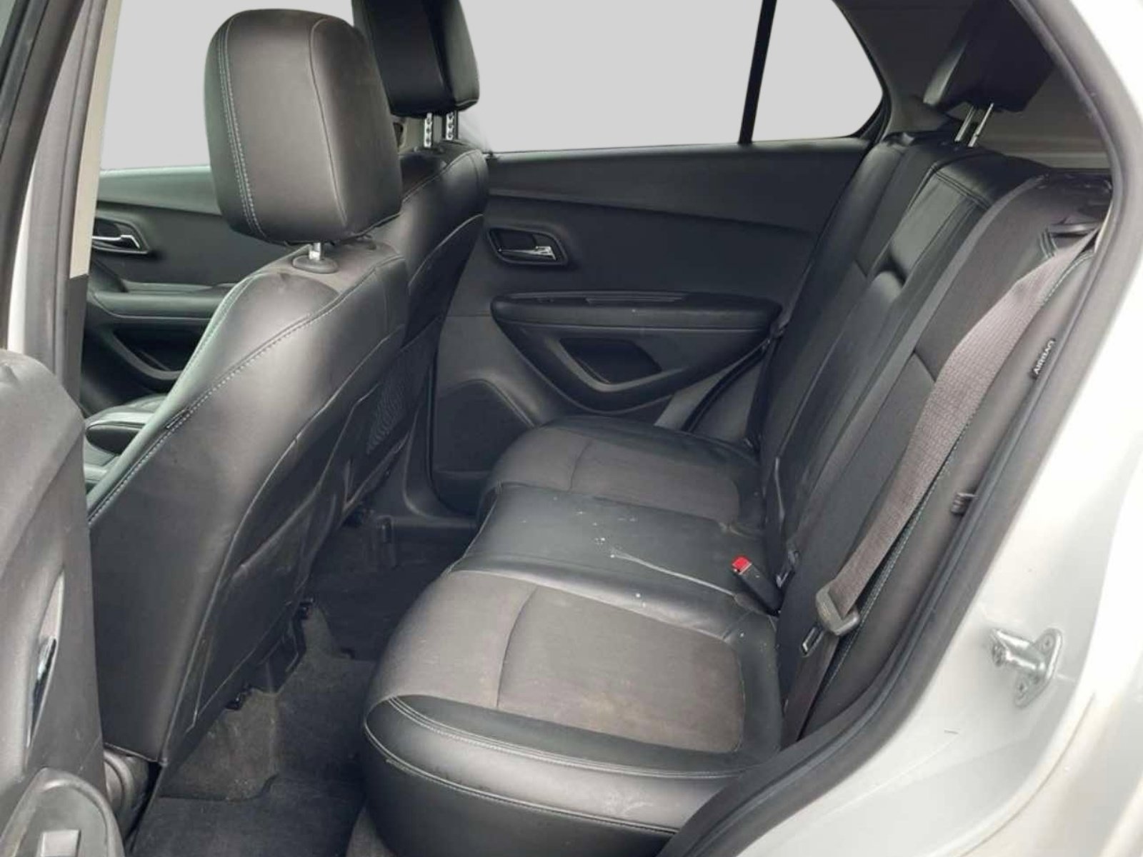 Used 2016 Chevrolet Trax LT w/ LT Convenience Package FWD image 4