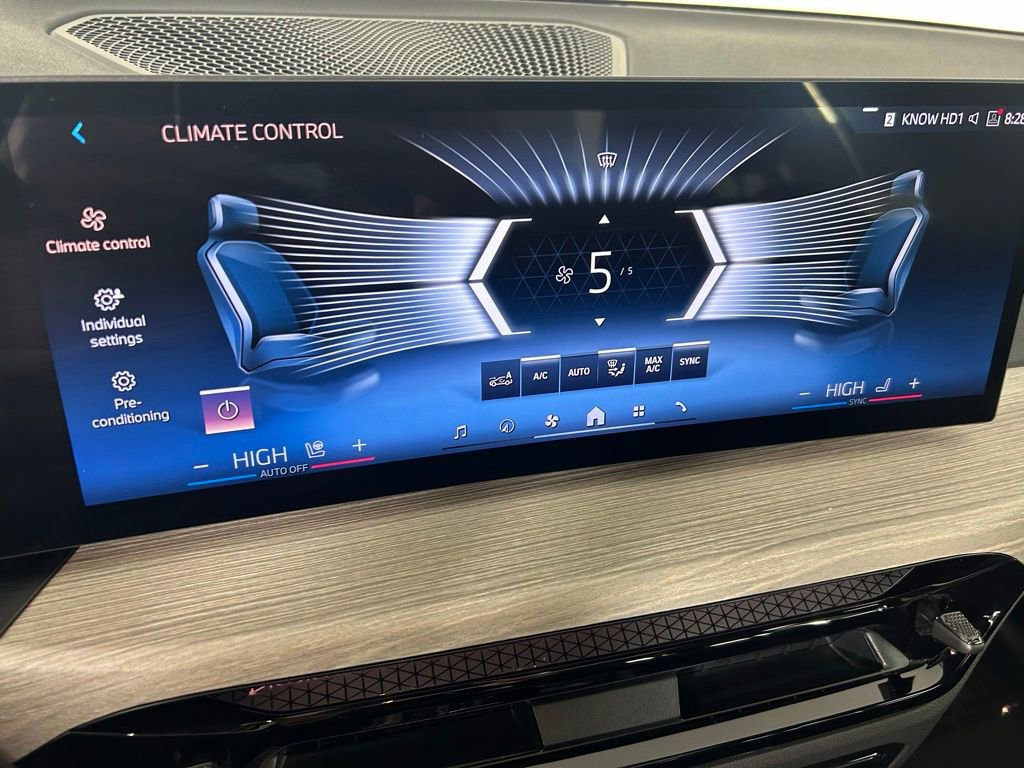 Used 2025 BMW 330i xDrive Sedan image 9