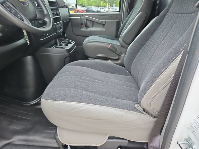 Used 2025 Chevrolet Express 2500 w/ Driver Convenience Package RWD image 17