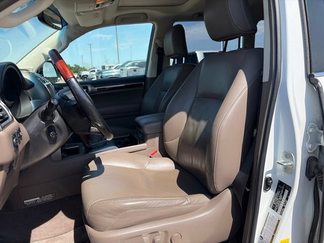 Used 2016 Lexus GX 460 Luxury w/ Preferred Accessory Package AWD/4WD image 10