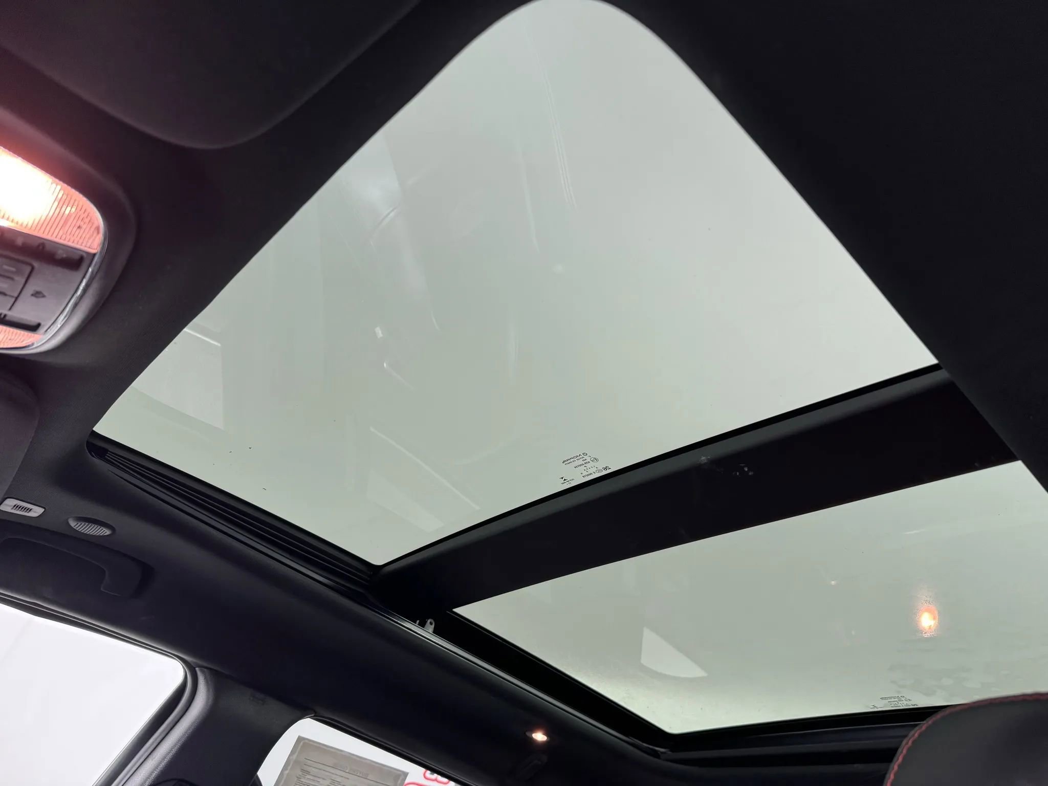 Used 2018 Jeep Grand Cherokee Overland image 25