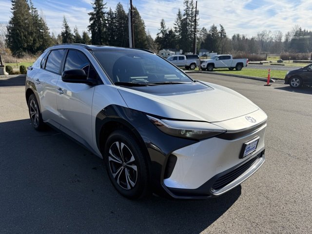 Used 2023 Toyota bZ4X FWD image 3