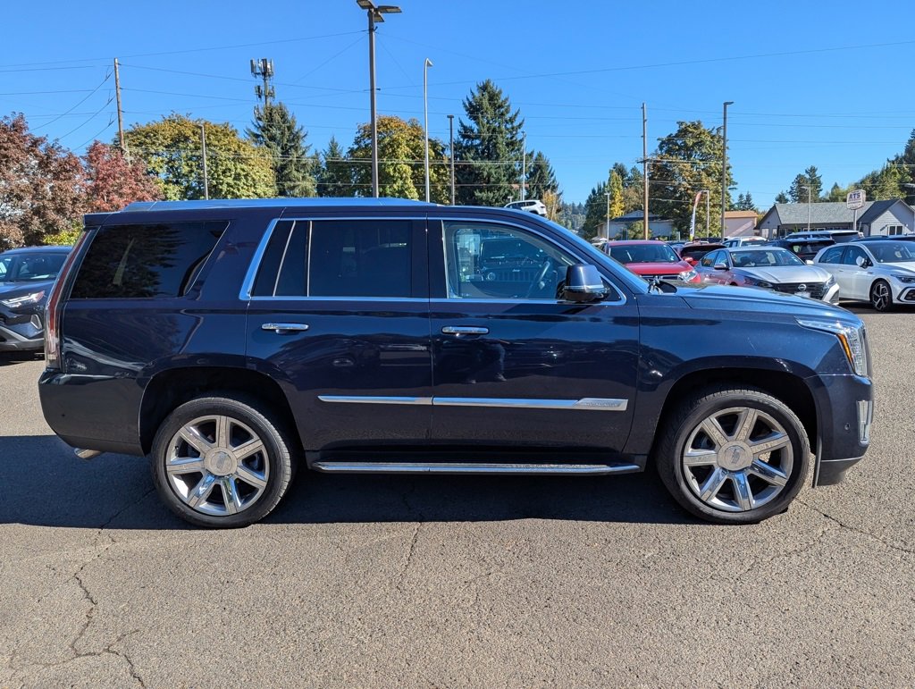 Used 2018 Cadillac Escalade Luxury image 6