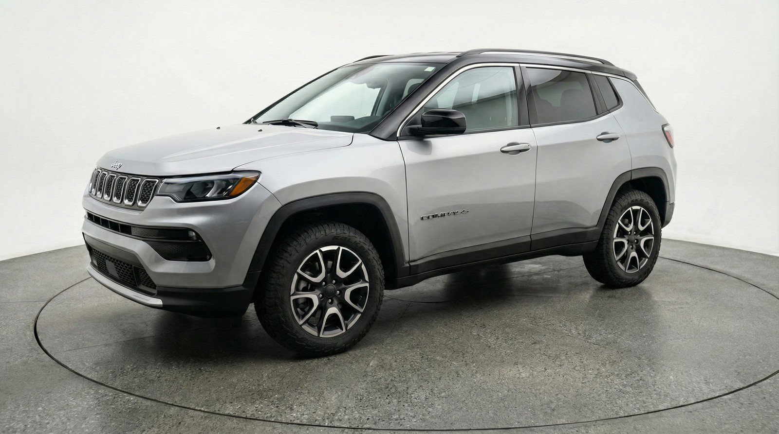 Used 2025 Jeep Compass Trailhawk AWD/4WD image 3