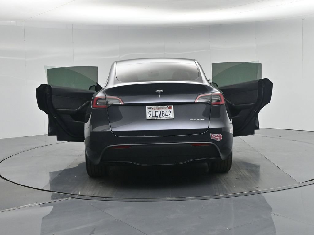 Used 2024 Tesla Model Y Long Range image 30