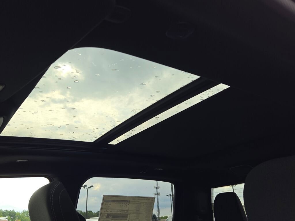 New 2026 RAM 1500 4x4 Crew Cab image 24