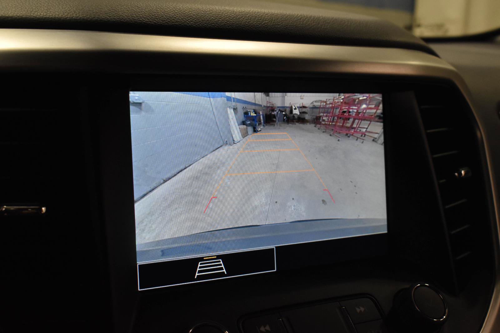 Used 2023 GMC Acadia SLE w/ Driver Convenience Package image 19