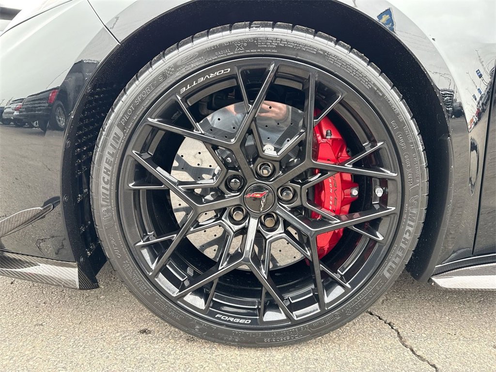New 2026 Chevrolet Corvette ZR1 w/ ZR1 Carbon Fiber Aero Package image 17