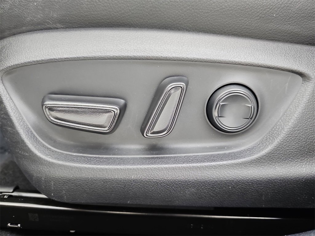 Used 2020 Toyota Camry SE image 31