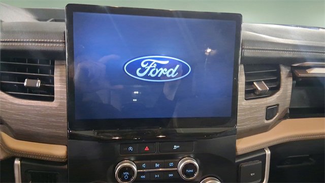 Used 2024 Ford Expedition Limited image 11