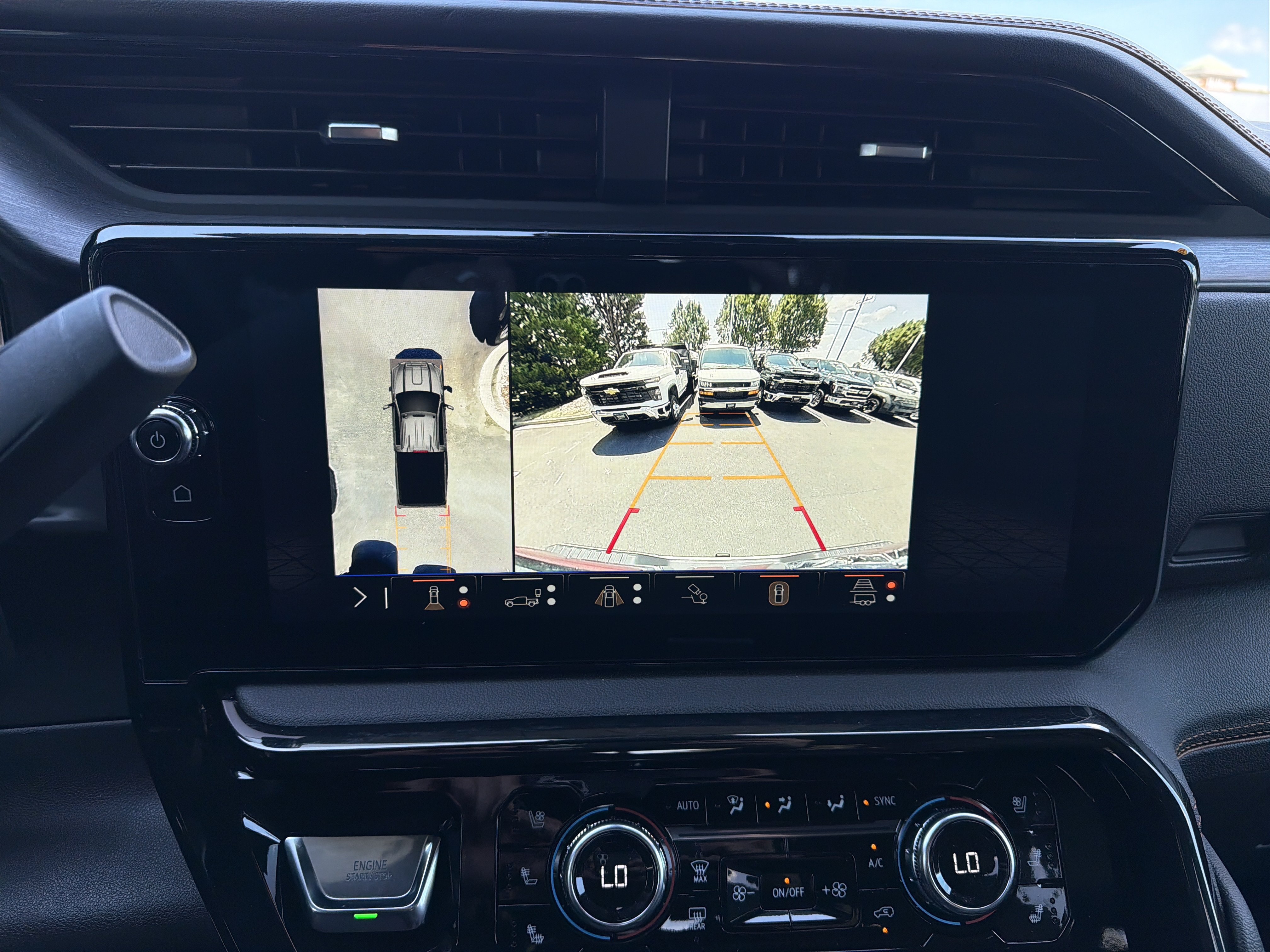 Used 2025 GMC Sierra 2500 AT4 w/ AT4 Premium Plus Package AWD/4WD image 25