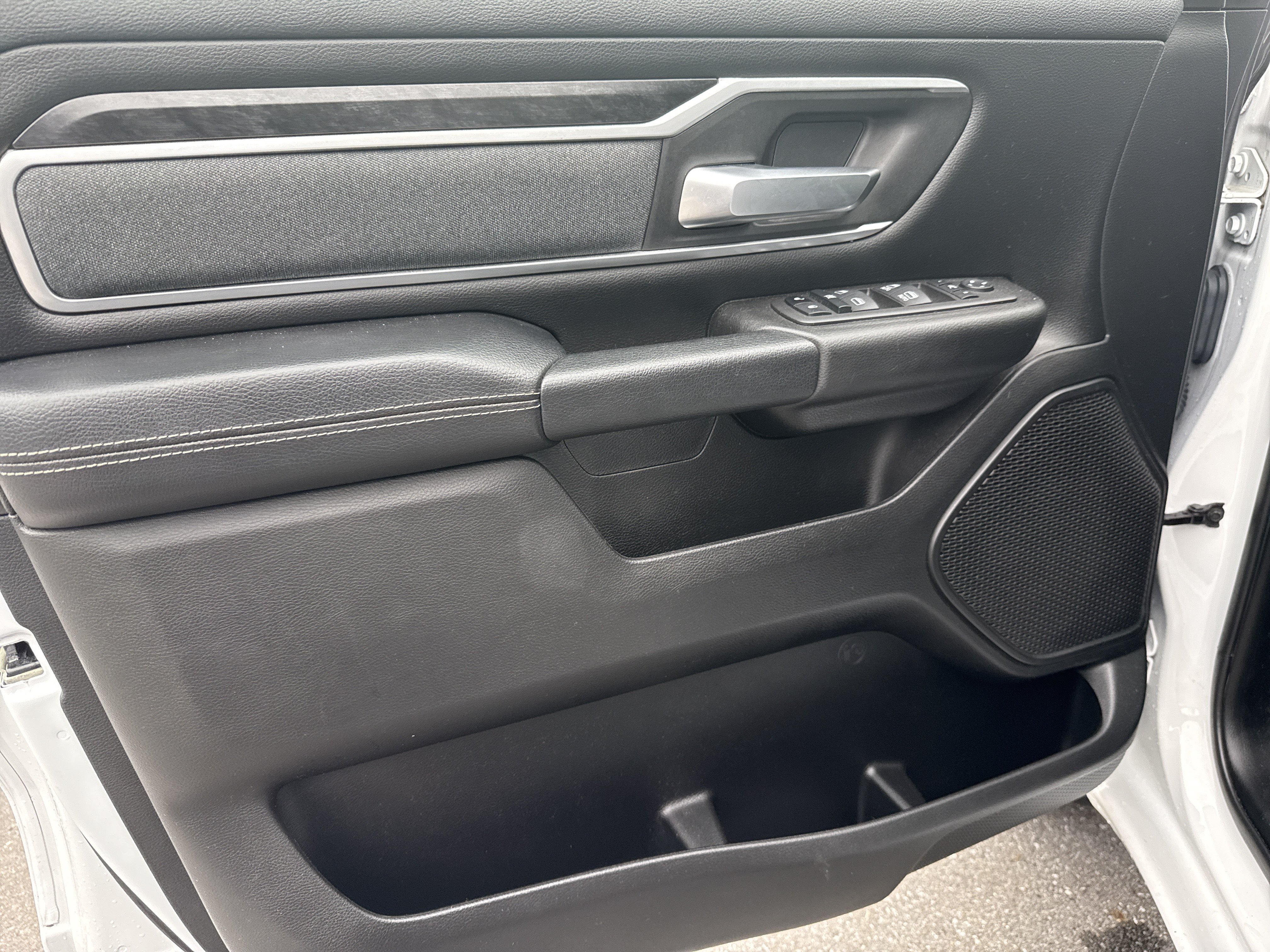 Used 2023 RAM 1500 Big Horn AWD/4WD image 16