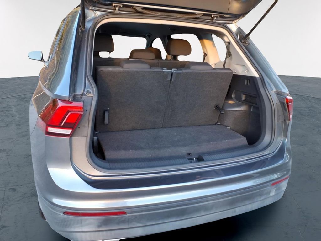 Used 2020 Volkswagen Tiguan S image 11