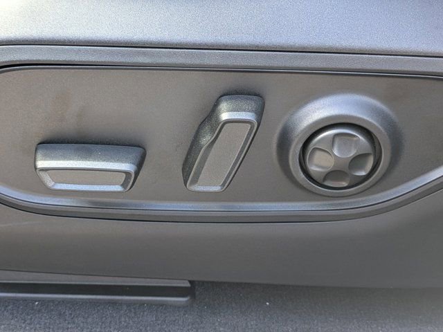 New 2025 Jeep Grand Cherokee Altitude image 18