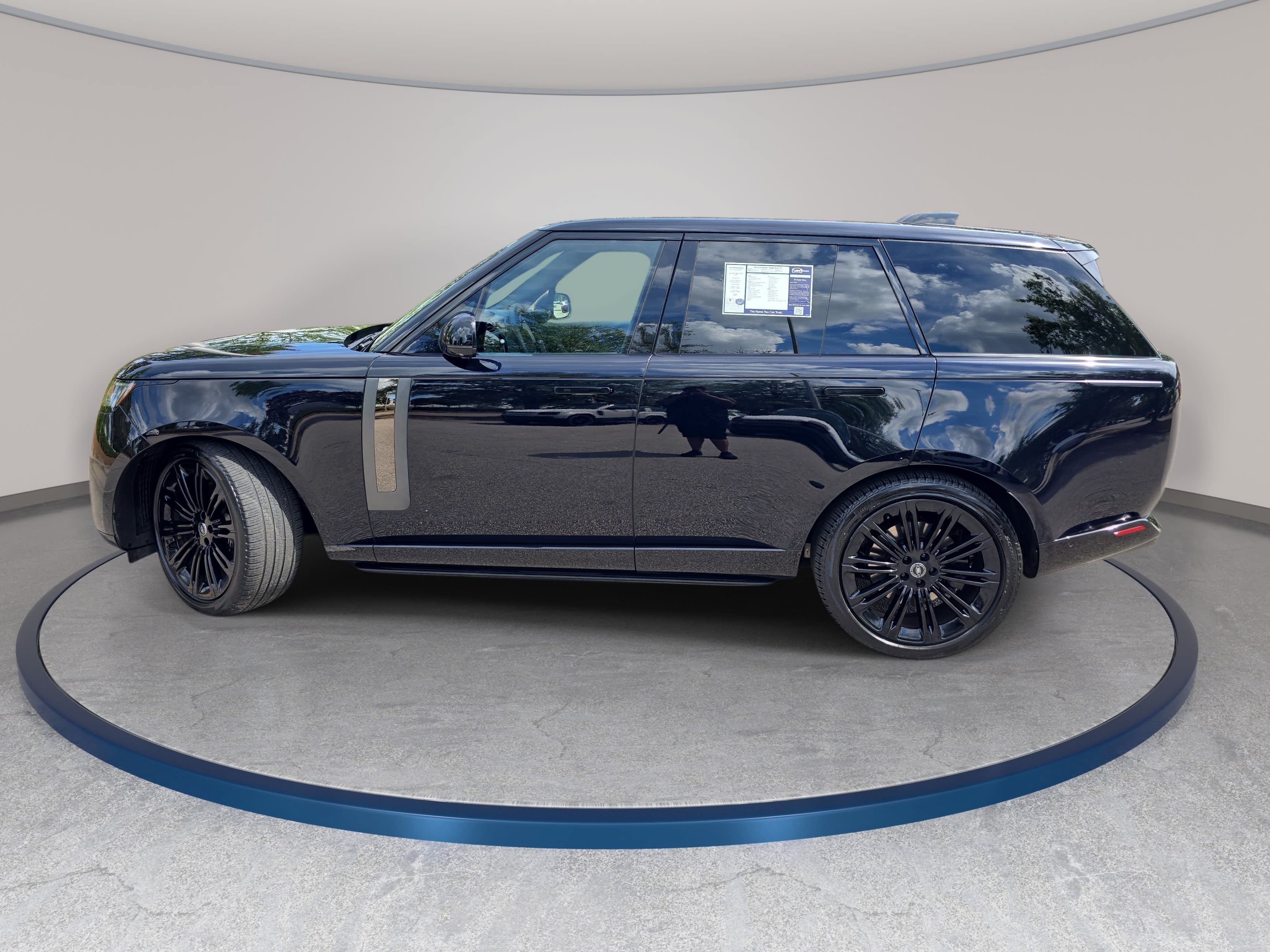 Certified 2024 Land Rover Range Rover SV AWD/4WD image 8