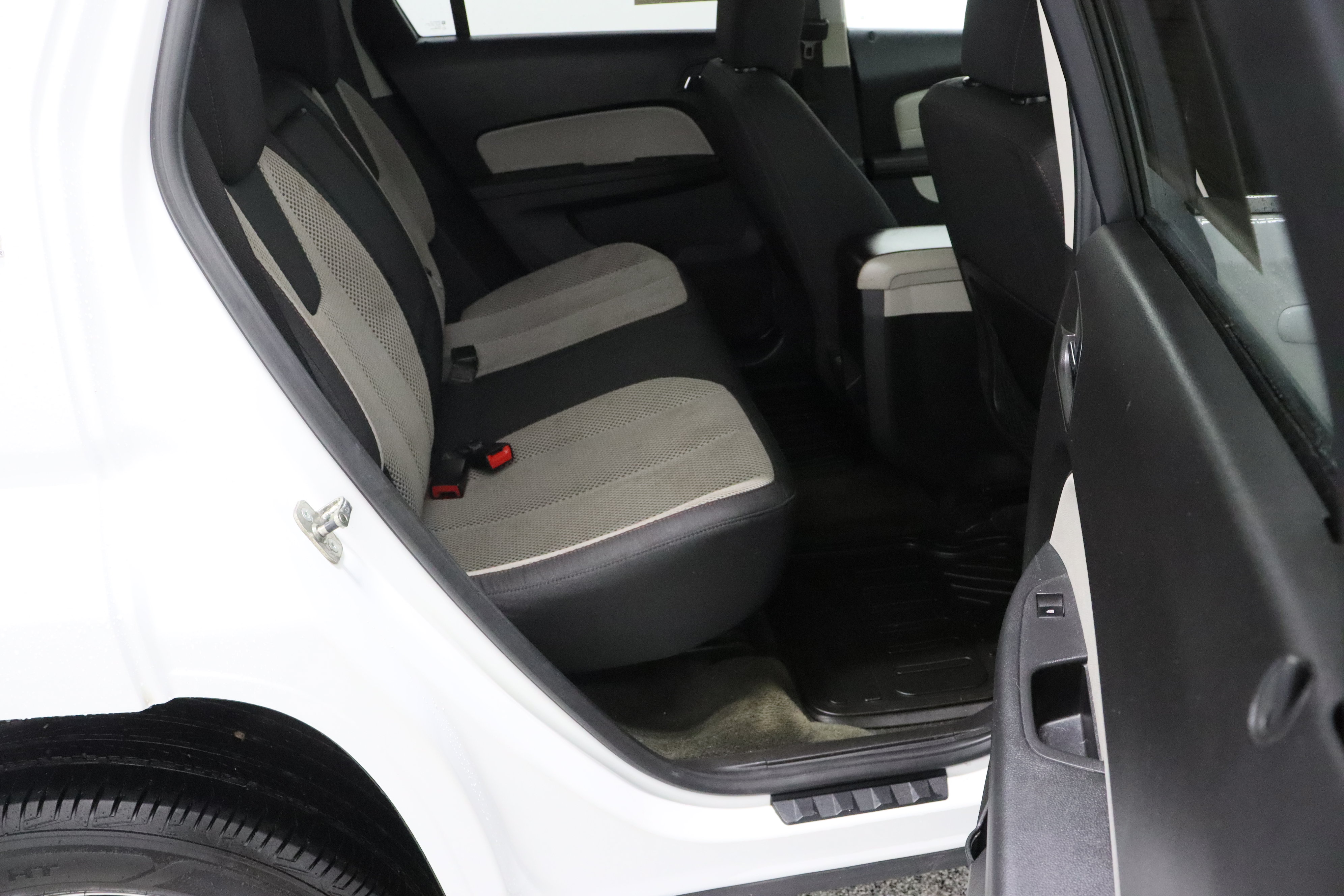 Used 2011 GMC Terrain SLE AWD/4WD image 32