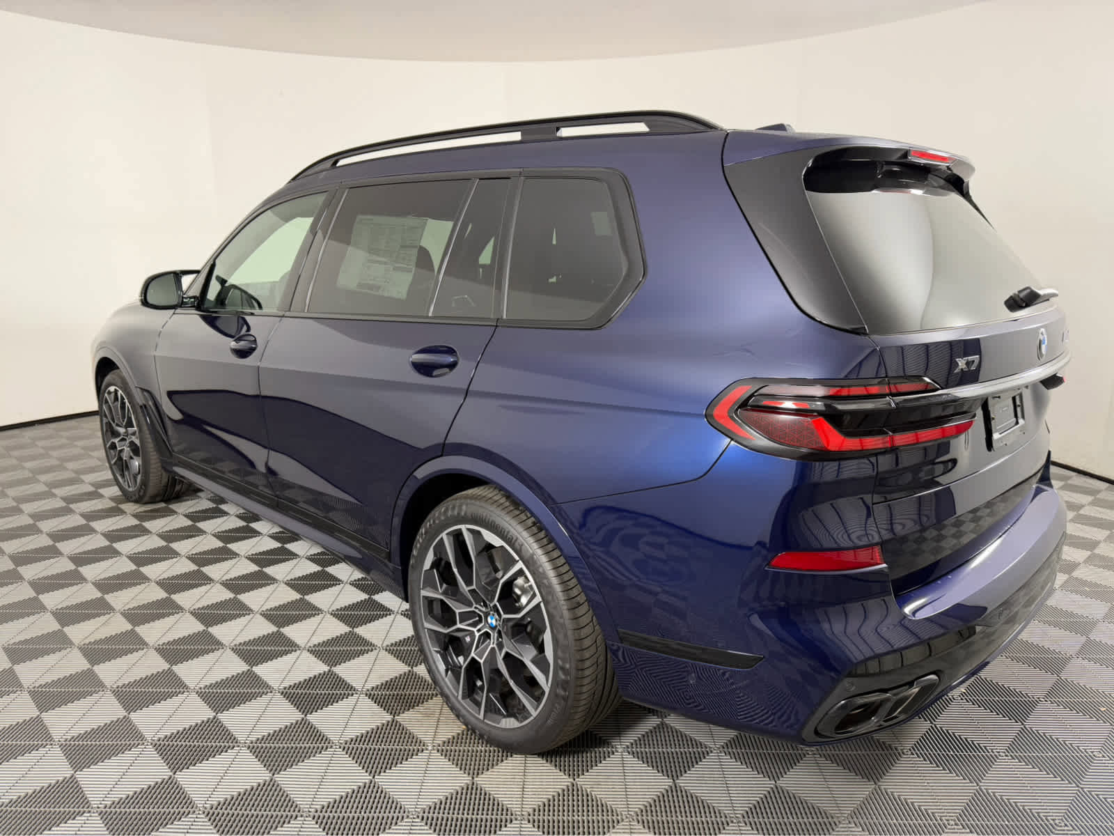 New 2026 BMW X7 M60i image 5