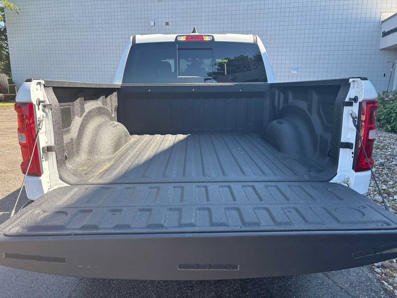 Used 2025 RAM 1500 Big Horn AWD/4WD image 6