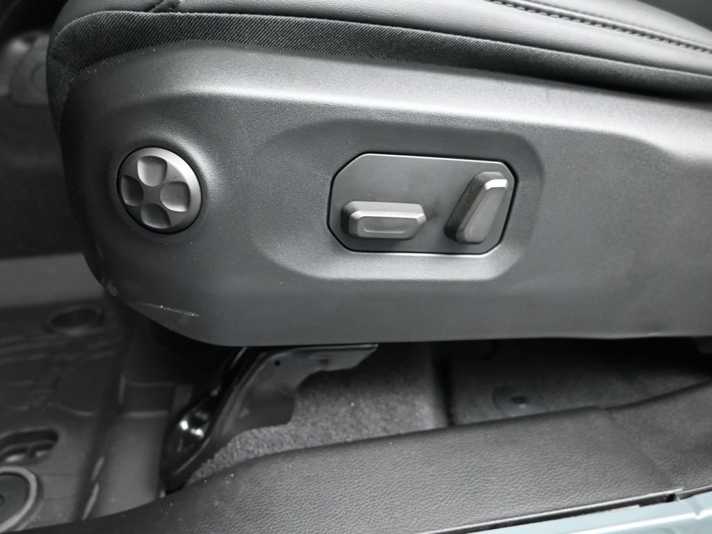 New 2025 Jeep Wrangler Unlimited Rubicon image 12