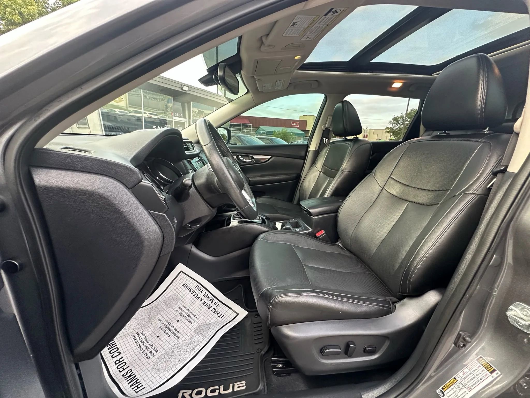 Used 2018 Nissan Rogue SL w/ Premium Package image 10