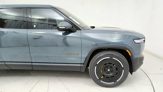 Used 2025 Rivian R1T Premium image 7