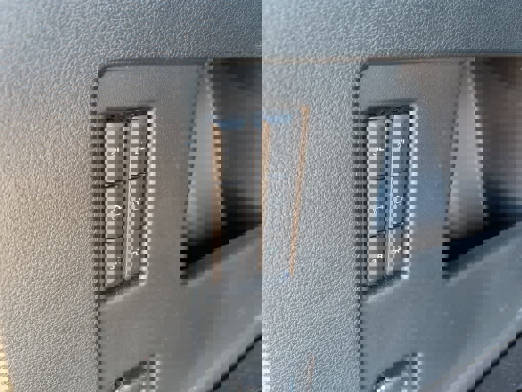 Used 2021 Ford Expedition Limited image 10