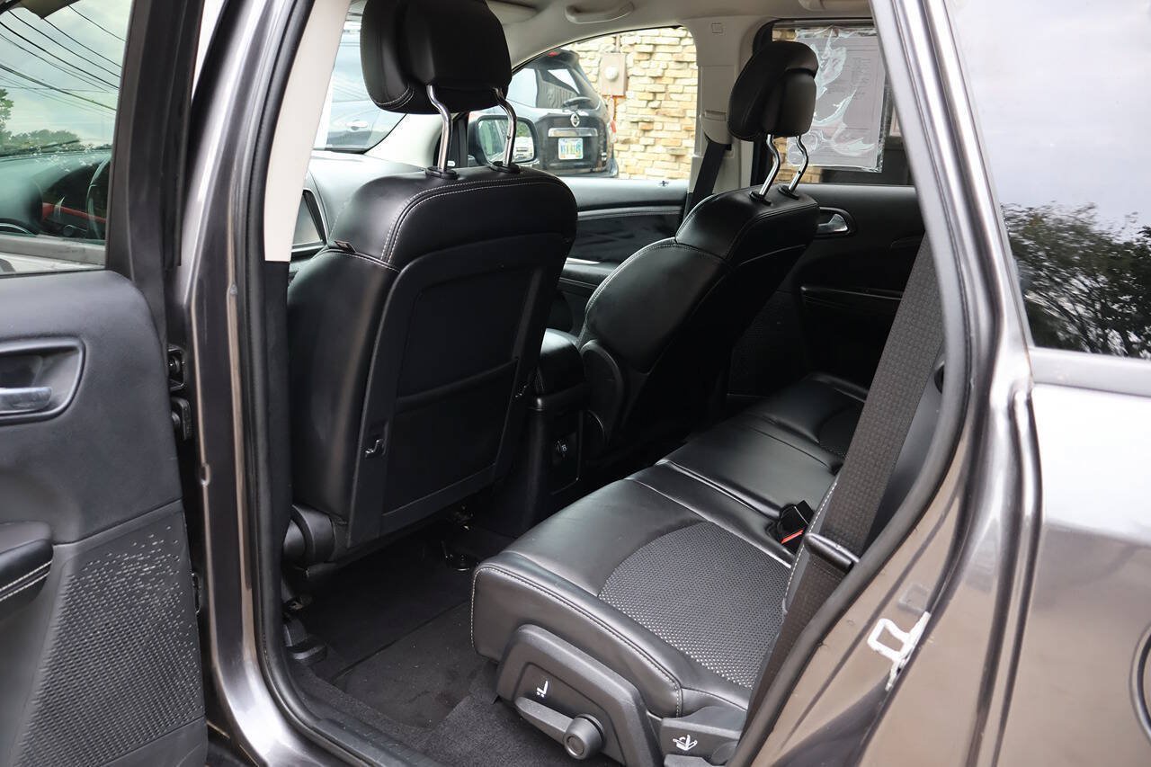 Used 2014 Dodge Journey Crossroad w/ Flexible Seating Group FWD image 17