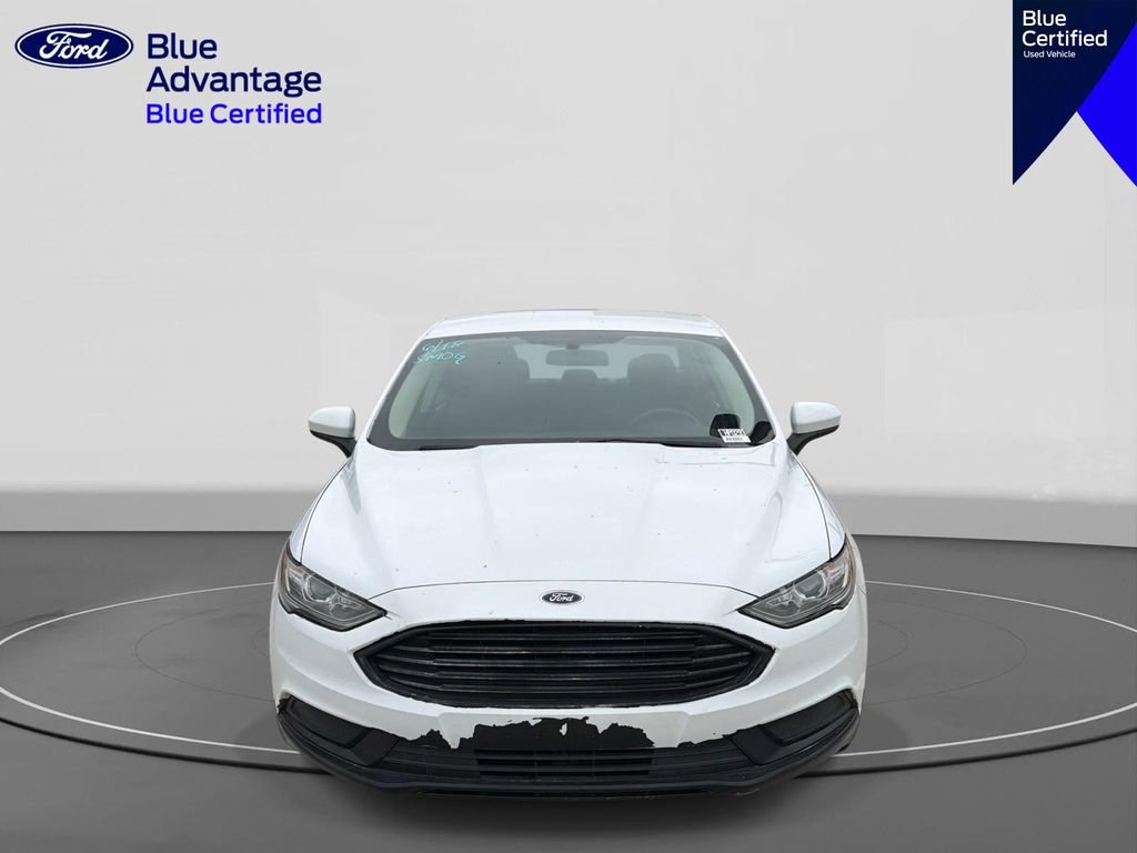 Used 2018 Ford Fusion SE w/ Fusion SE Technology Package FWD image 4
