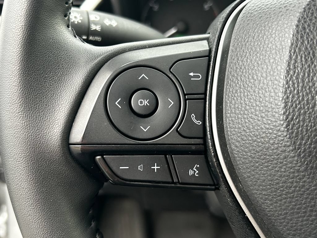 Used 2025 Toyota Corolla SE FWD image 15