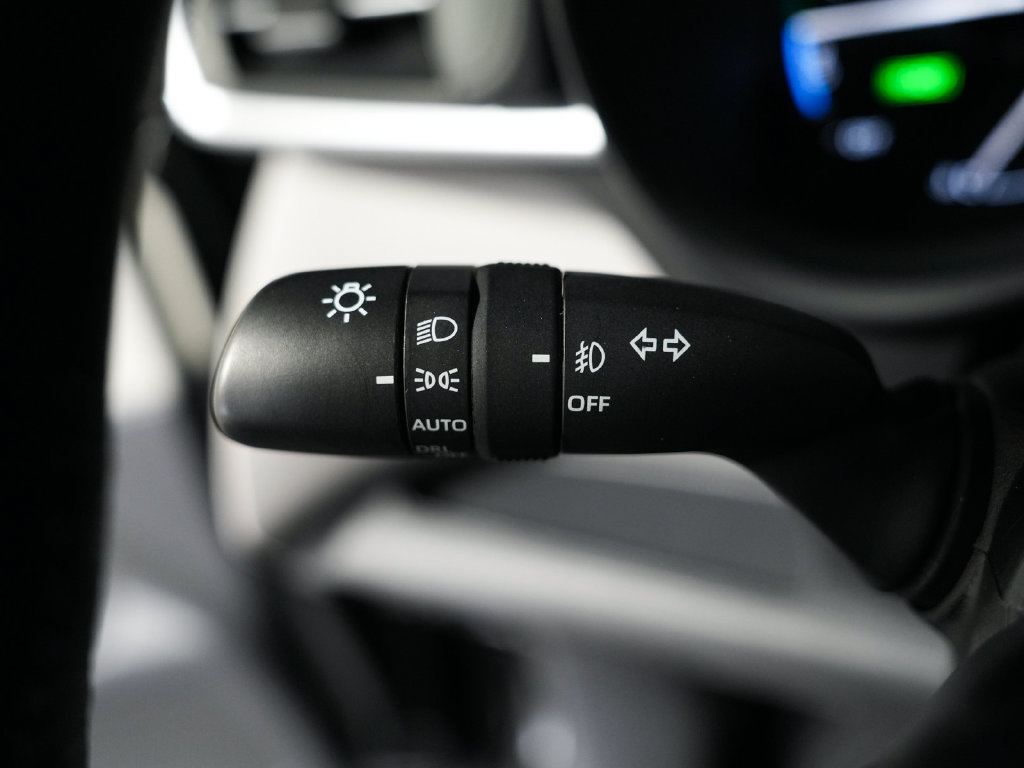 Used 2024 Toyota Sienna XLE w/ XLE Plus Package FWD image 20