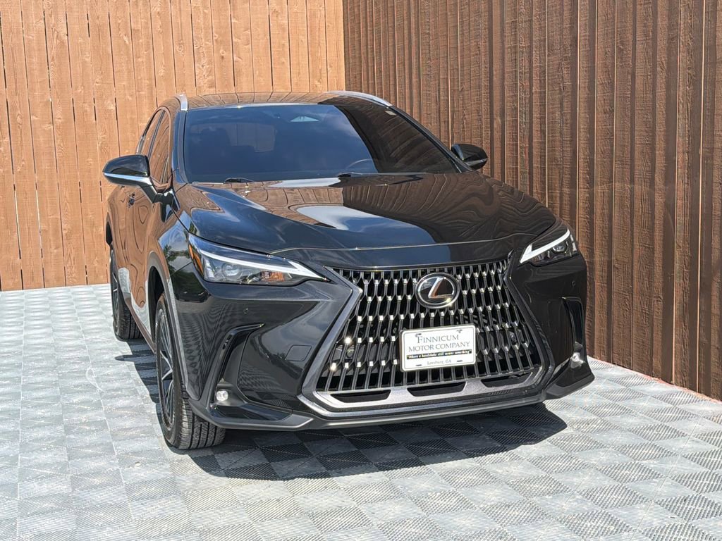Used 2025 Lexus NX 250 FWD w/ Towing Package (2000 Lbs) image 13