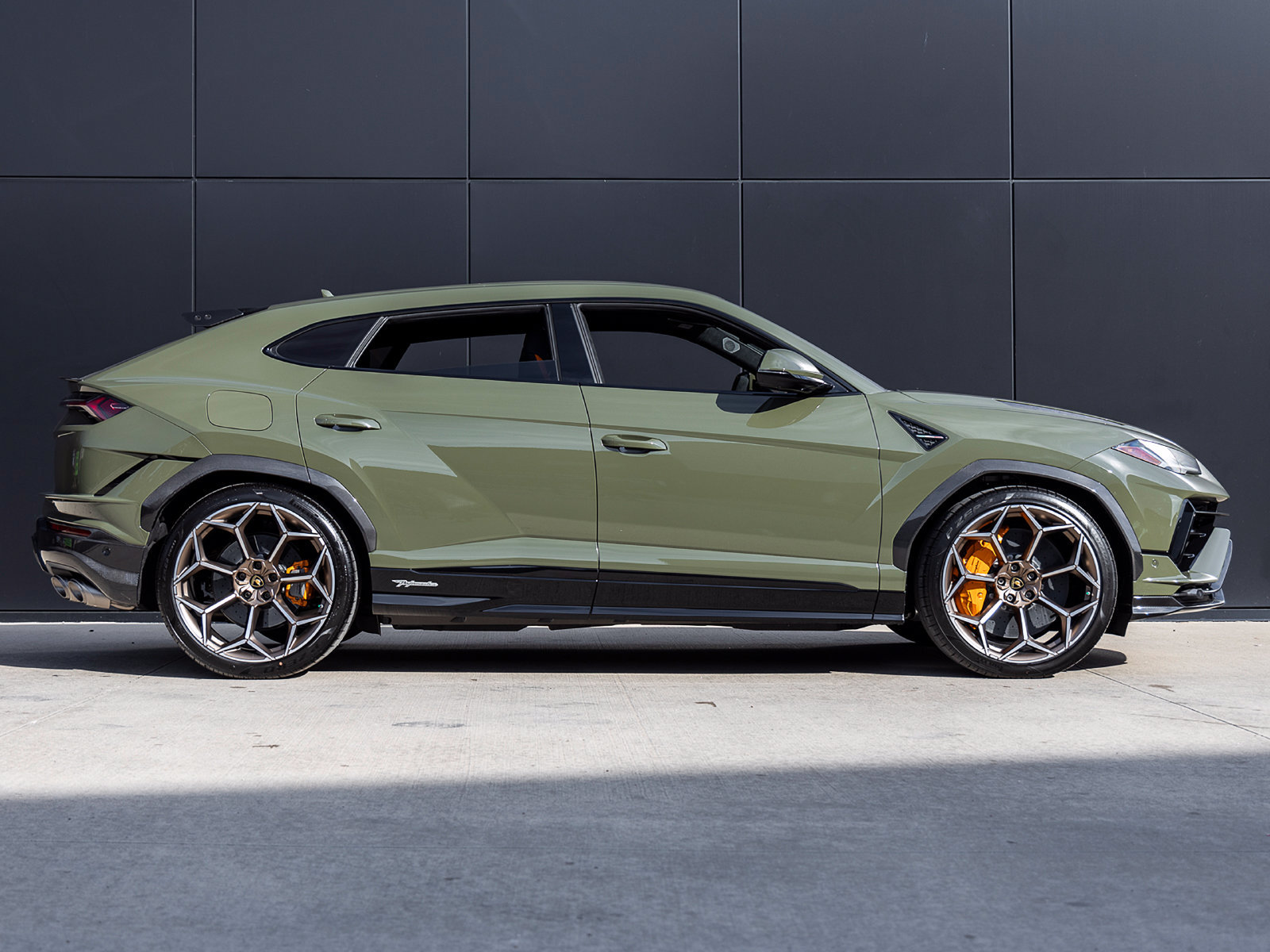 Used 2023 Lamborghini Urus Performante AWD/4WD image 10