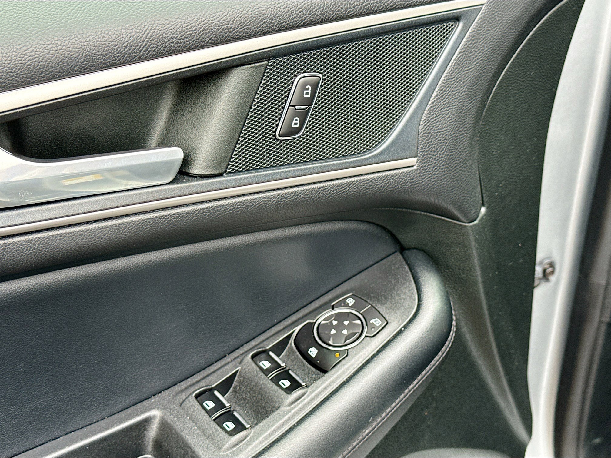 Certified 2022 Ford Edge SEL w/ Convenience Package image 8