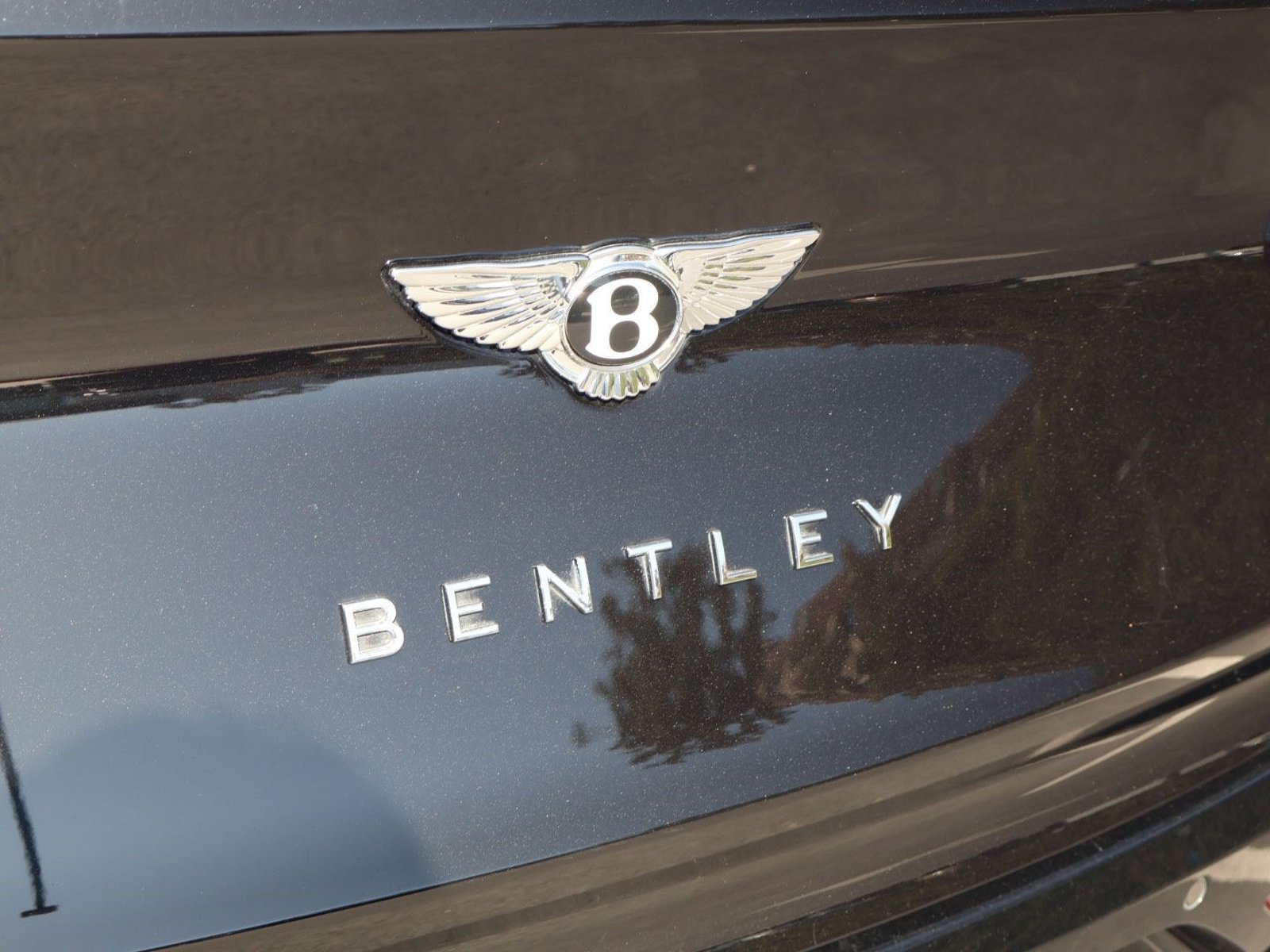 Certified 2022 Bentley Bentayga AWD/4WD image 13