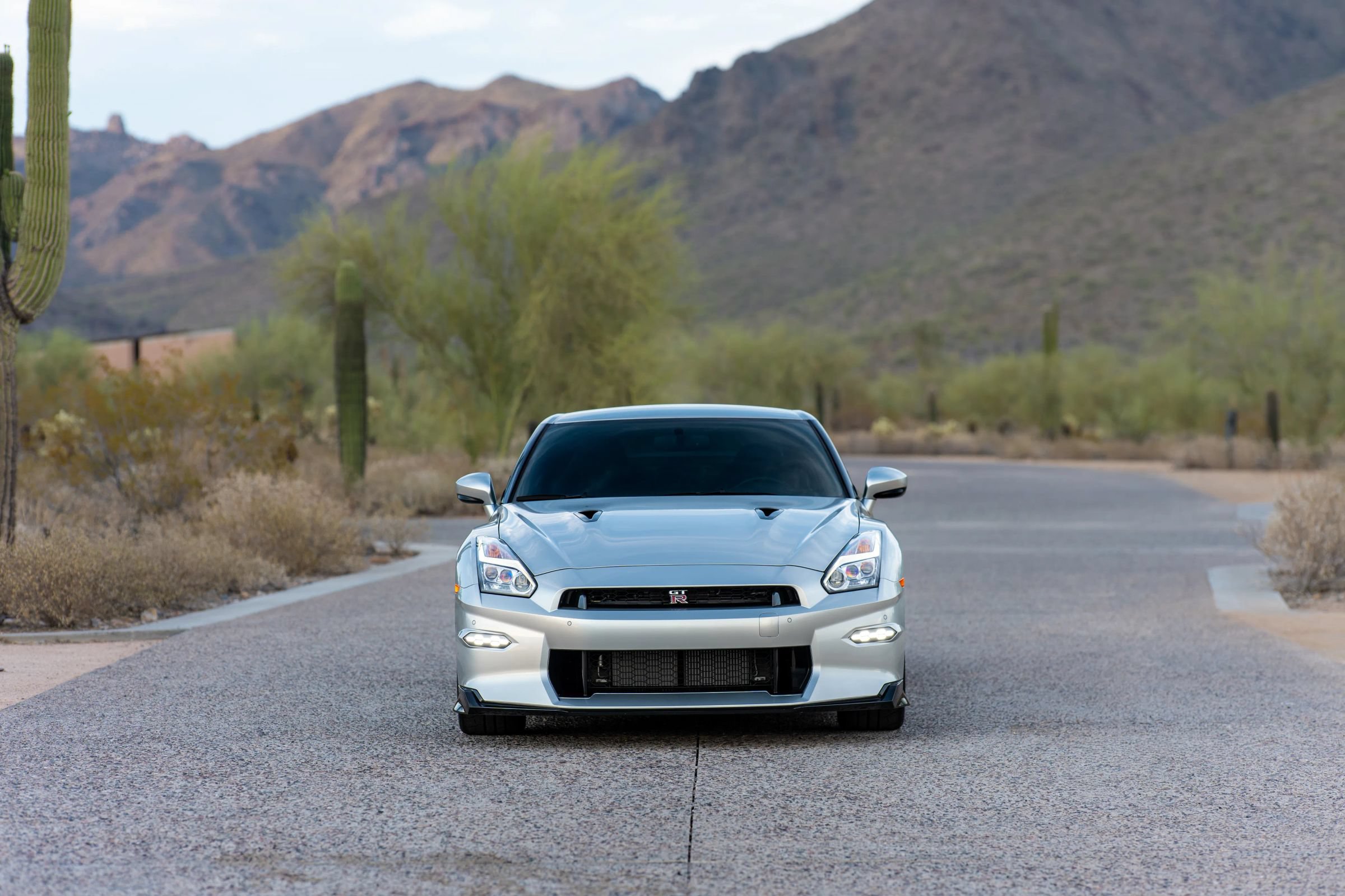 Used 2024 Nissan GT-R Premium w/ Floor Mat Package AWD/4WD image 25