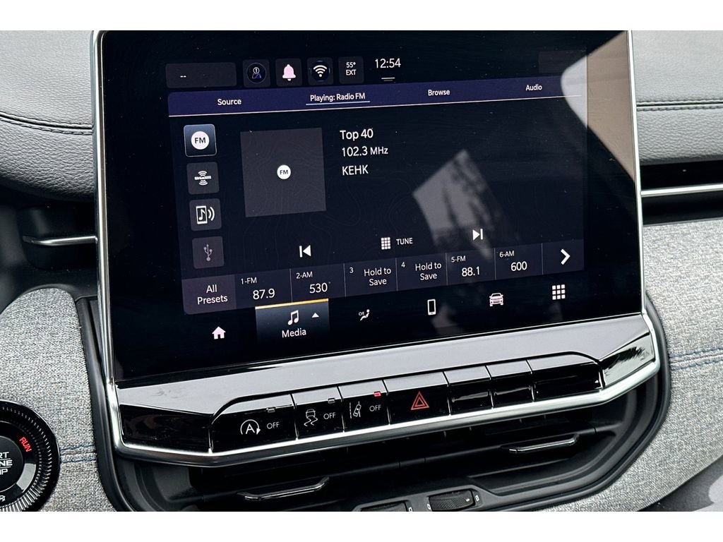 Used 2024 Jeep Compass Latitude image 20