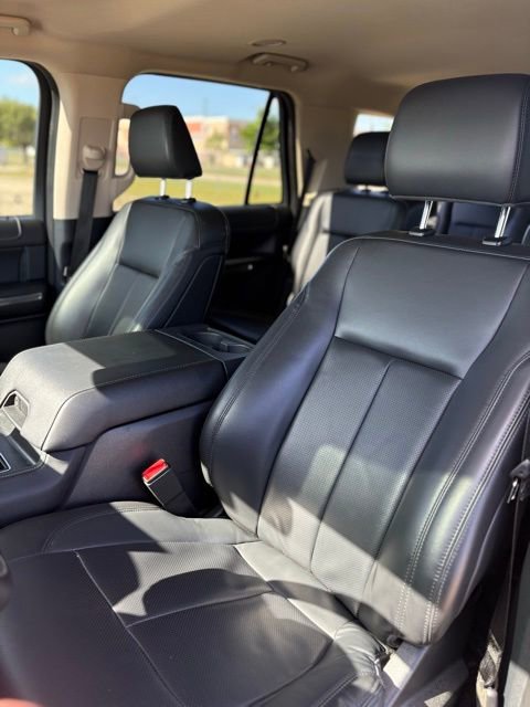 Used 2023 Ford Expedition XLT image 10