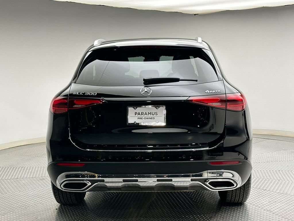 Used 2025 Mercedes-Benz GLC 300 4MATIC image 12