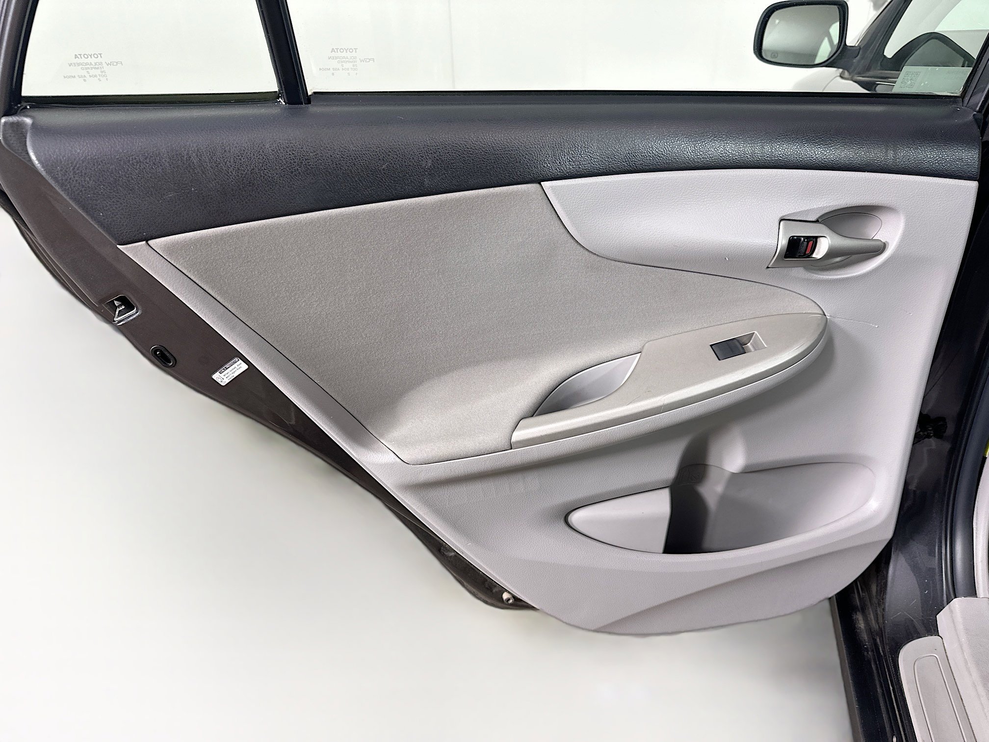 Used 2013 Toyota Corolla LE image 24