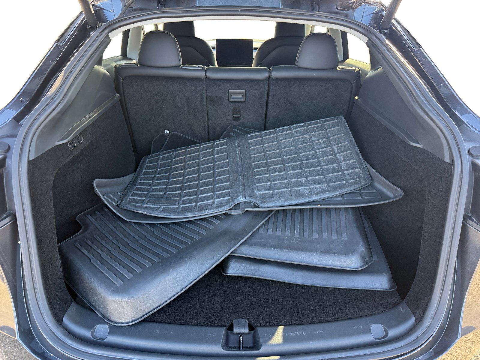 Used 2024 Tesla Model Y 2WD image 17