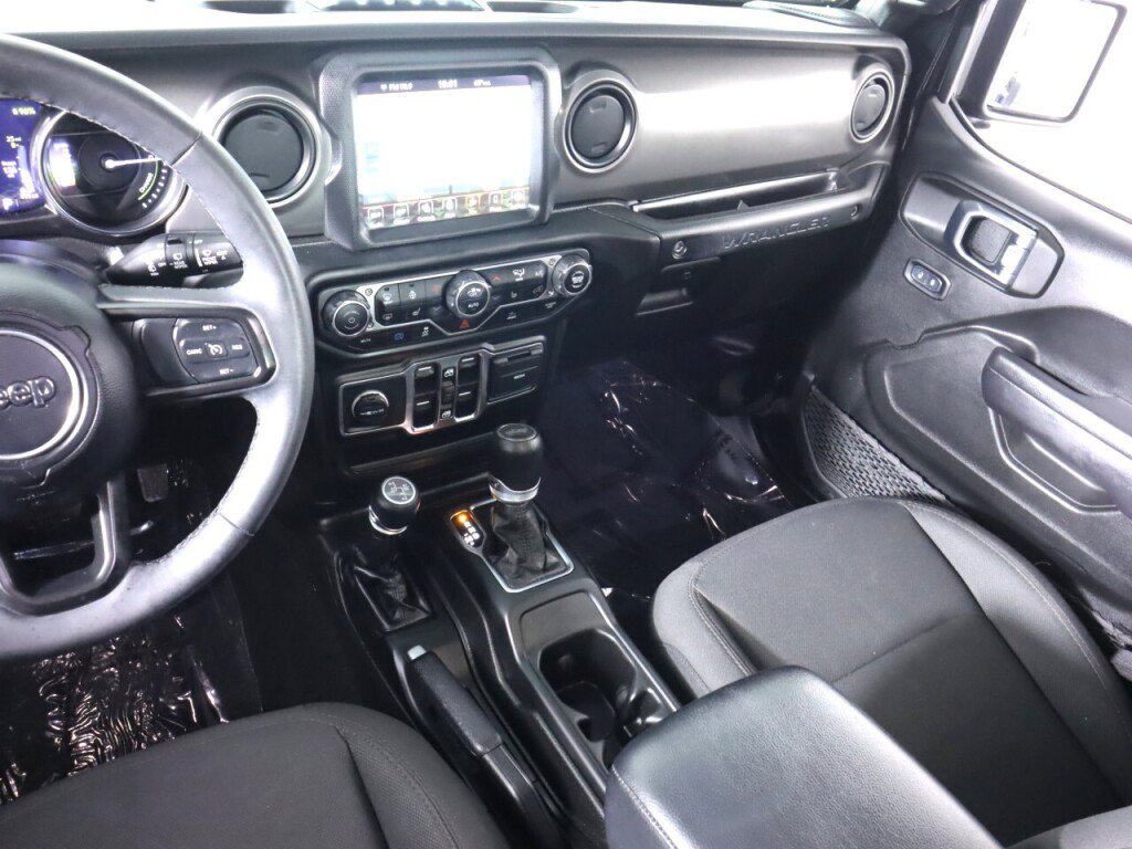 Used 2023 Jeep Wrangler Unlimited w/ Cold Weather Group AWD/4WD image 31