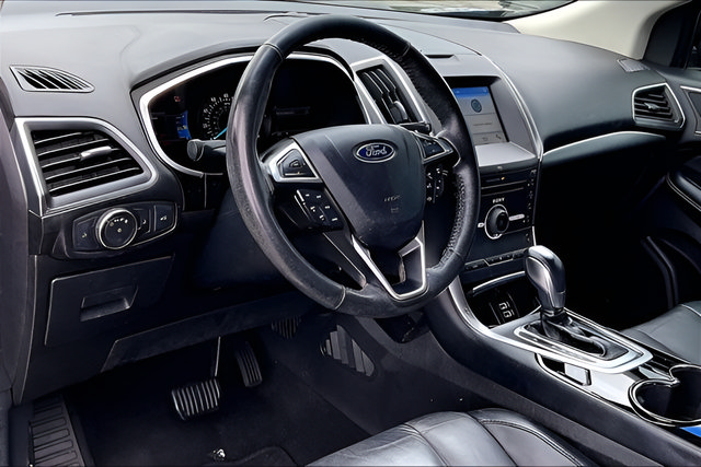 Used 2016 Ford Edge Titanium AWD/4WD image 14
