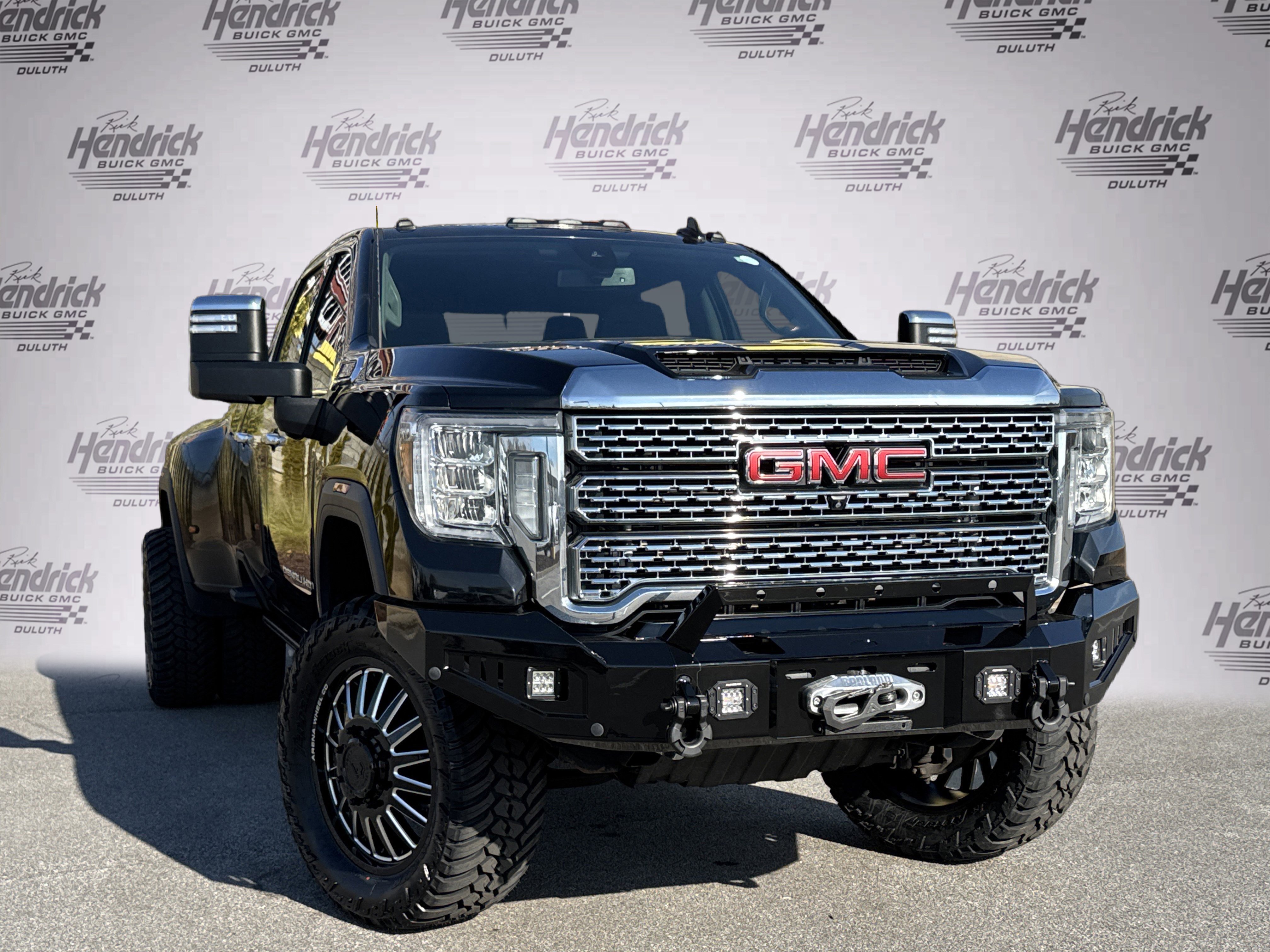 Used 2022 GMC Sierra 3500 Denali image 2