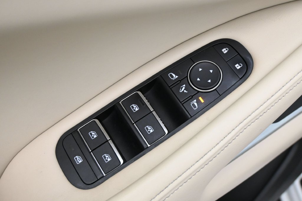 Used 2023 INFINITI QX60 Luxe w/ Performance Audio Package FWD image 4